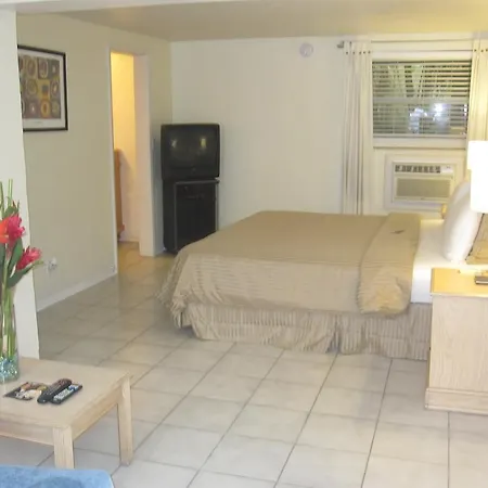 Elysium Resort - Clothing Optional Gay Men'S Guesthouse (Adults Only)